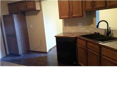 New Counter-tops, New appliances, New Laminate Flo