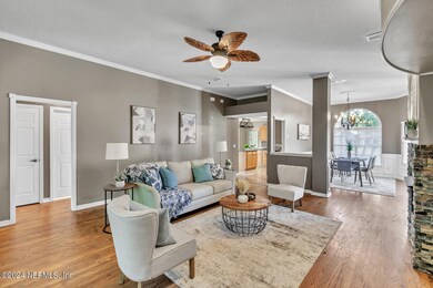 Family room/Dining Room