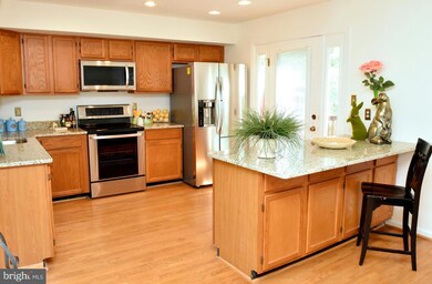 9238 Ispahan Loop, Laurel, MD 20708 - photo 2