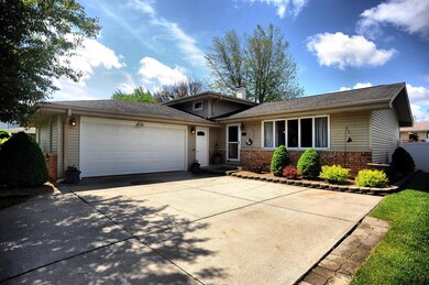 8796 Mathews Ln, Crown Point, IN 46307 - photo 3