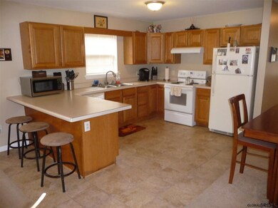 425 4th Ave, Troy, NY 12182 - photo 6