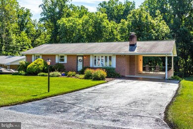 1331 Hillcrest Dr, Sykesville, MD 21784 - photo 3