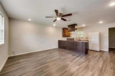 1239 Briarwood Dr, Mesquite, TX 75149 - photo 3