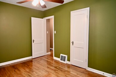 1608 SW Campbell Ave, Topeka, KS 66604 - photo 7
