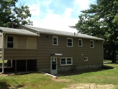 105 Pine River Dr, North Kingstown, RI 02852 - photo 2