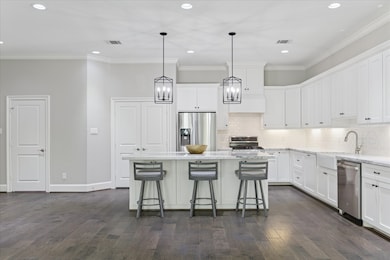 Sleek clean lines throughout kitchen.