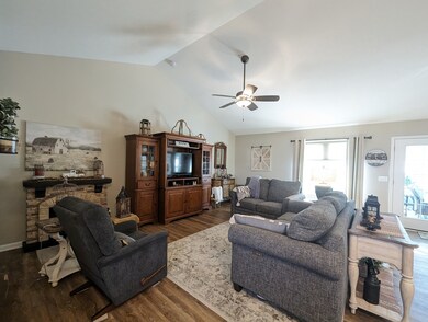 1057 S Walnut St, Rushville, IN 46173 - photo 3