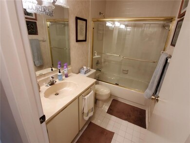 Hall bath 2