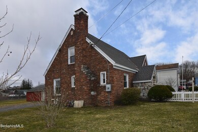 52 Danforth Ave, Pittsfield, MA 01201 - photo 4