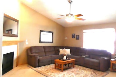 2356 Deer Prairie Dr, Neenah, WI 54956 - photo 3