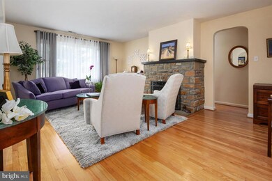 2207 Pleasant Dr, Catonsville, MD 21228 - photo 6