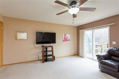 1485 Tower Ln NE unit 3, Cedar Rapids, IA 52402 - photo 5