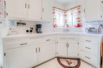 5735 Hayter Ave, Lakewood, CA 90712 - photo 2