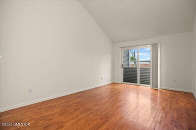 453 E Putnam Ave unit 3C, Cos Cob, CT 06807 - photo 6