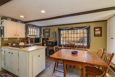 010-Kitchen__dining_Room-5096057-medium