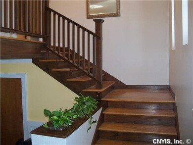 Foyer. Check out the beautiful hardwood floors run