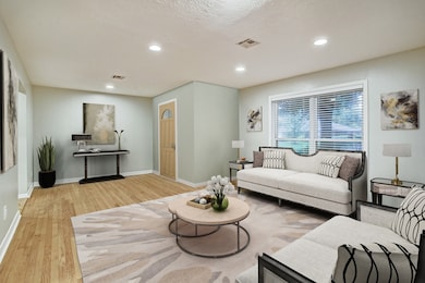 2011 Libbey Dr, Houston, TX 77018 - photo 3