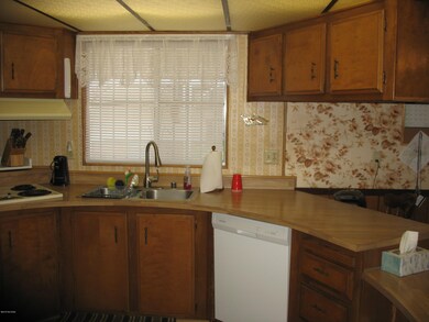 5830 Flying Circle Kitchen