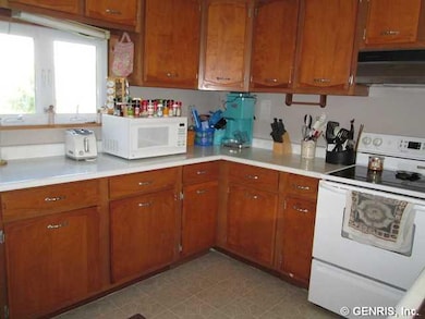 Kitchen PLENTY OF CABINET SPACE