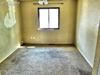 Small sitting area off the main bedroom