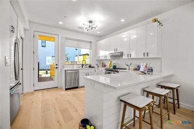 1911 Dutton Dr unit B, San Marcos, TX 78666 - photo 6