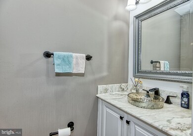 3605 Buckeye Ct, Fairfax, VA 22033 - photo 3