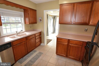 203 Maryland Ave, Towson, MD 21286 - photo 4