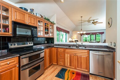 Double oven...Granite counters!
