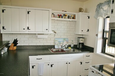 Lakeshore Properties 079