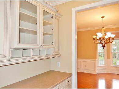 Dining Room. Butler pantry