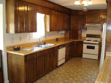 451 Fairfield Rd, Walhalla, SC 29691 - photo 4