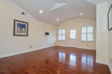 06_146SpringdaleAve_93001_LivingRoomDini