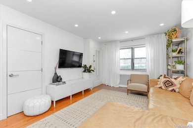 144-11 77th Rd unit A, Flushing, NY 11367 - photo 4