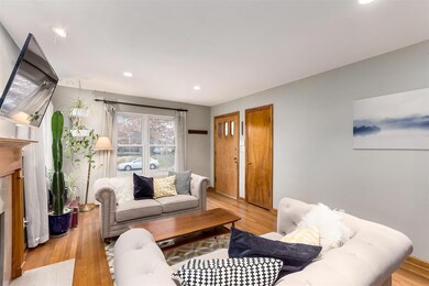 Living Room - 98 S Algonquin (2)