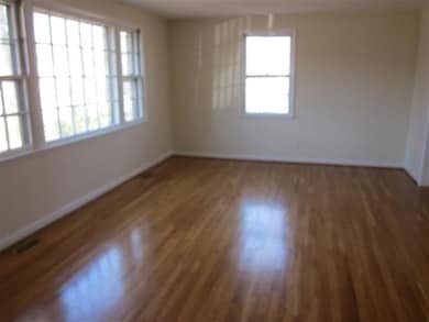 1112 Hendricks Ave, Jacksonville, NC 28540 - photo 2