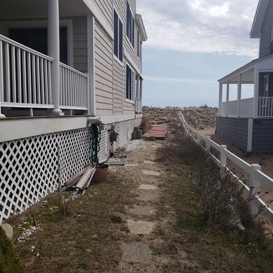 398 N End Blvd unit B, Salisbury, MA 01952 - photo 5