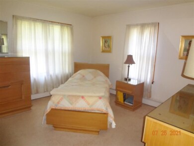 125 Southgate St, Lincoln, IL 62656 - photo 5