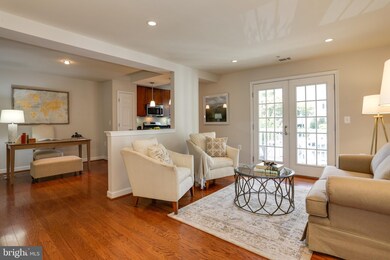 4127 S Four Mile Run Dr unit 301, Arlington, VA 22204 - photo 6