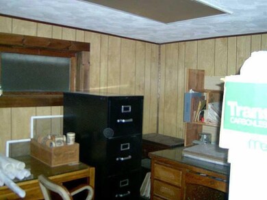 Den. Office / Den