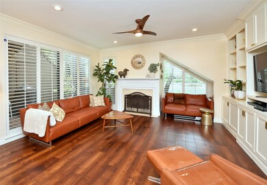 205 Litchfield Ln, Houston, TX 77024 - photo 2