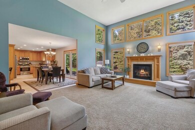 04_4832MarilynJaneWay_2018_LivingRoomwGa