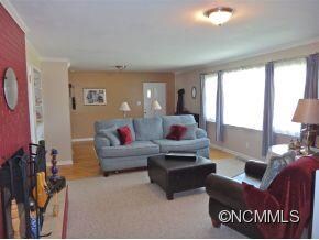 Spacious, Open LR with FP
