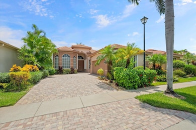 10870 Royal Devon Way, Lake Worth, FL 33449 - photo 2