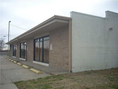 2000 Congressman Hebert Dr unit B, Chalmette, LA 70043 - photo 2