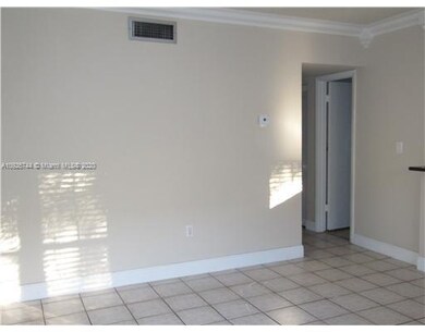 Living/dining room combination