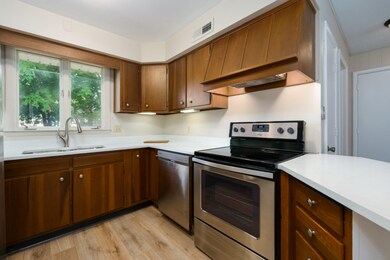Ferdon_Rd_2607_Kalamazoo_49008-10