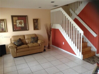 Entrance Living/Lobby