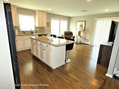 9 Whitmore Ct, Toms River, NJ 08757 - photo 5