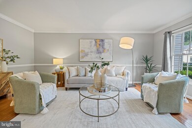 10627 Alison Dr, Burke, VA 22015 - photo 5