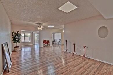 LIVING RM OPEN TO FAMILY RM